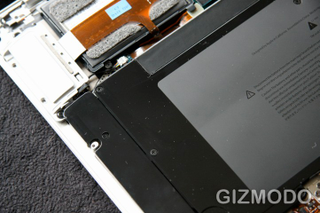 Illustration for article titled MacBook Air Tear Down: Sexy On the Inside Too